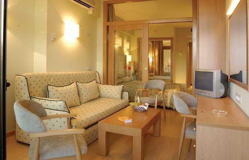 Evenia Olympic Suites Λορέτ Ντε Μαρ Εξωτερικό φωτογραφία